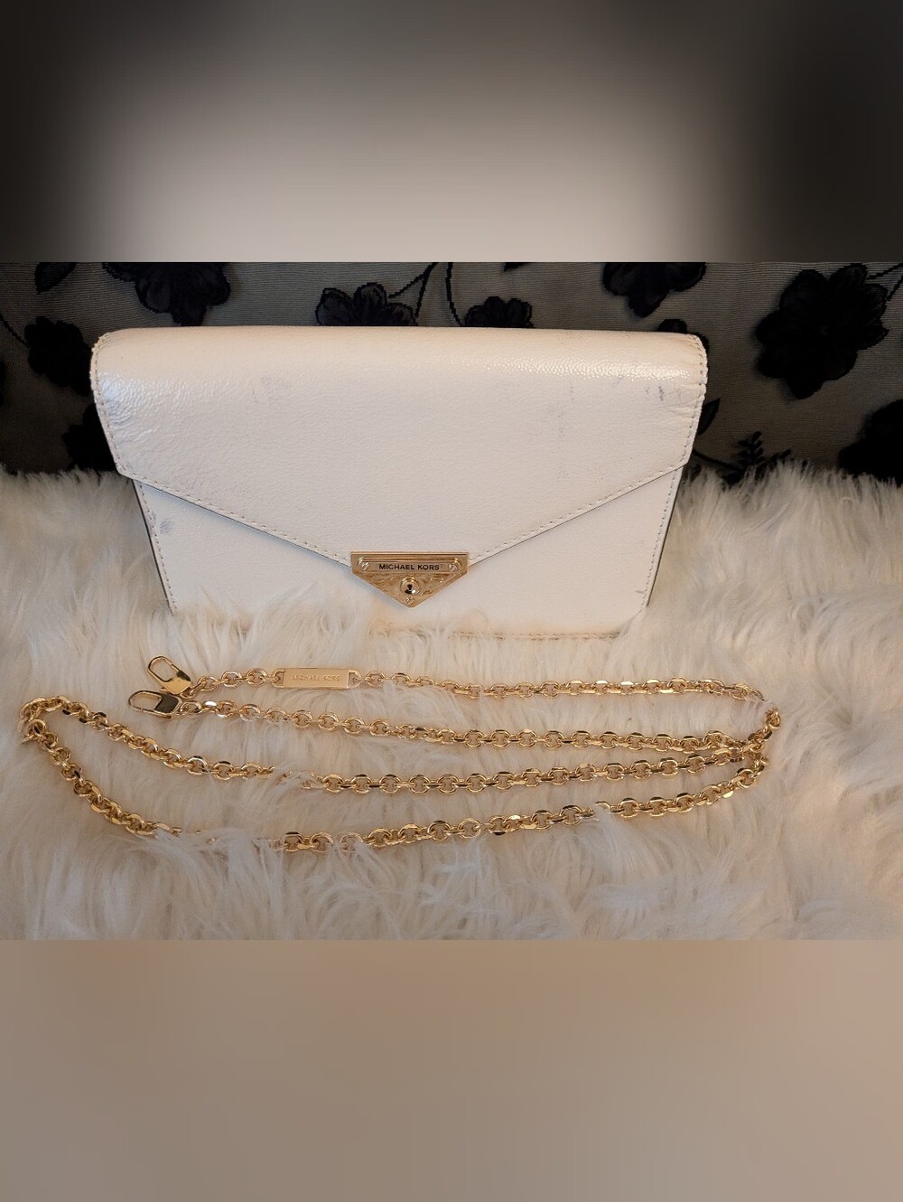 Michael Kors White Leather Handbag with Gold Chain
